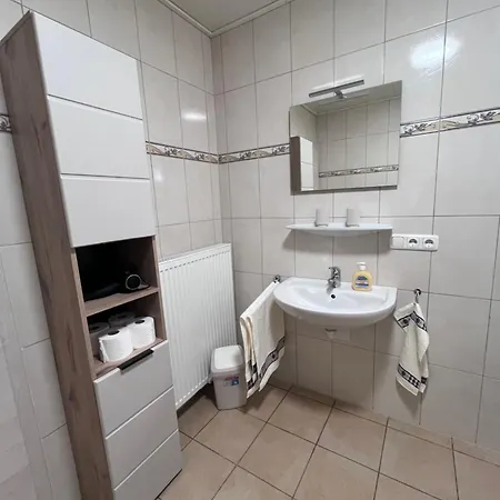 Gemuetliche In Ruhiger Lage In Appartement *